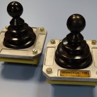 Джойстик SCHMERSAL HLU 110-10 joystick switch, снимка 7 - Резервни части за машини - 38499928