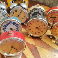 Лот настолни часовници будилник Слава , снимка 4 - Антикварни и старинни предмети - 44878187