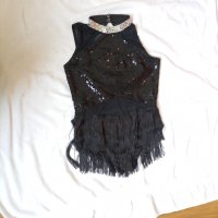 Черна рокля с камъни около врата и пола от ресни за танци или поводи или повод, снимка 1 - Рокли - 39926625