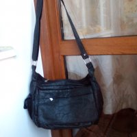 Дамска чанта с много прегради и джобове, снимка 1 - Чанти - 35322875