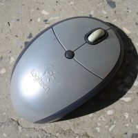 Logitech - безжична мишка, снимка 1 - Клавиатури и мишки - 36391789