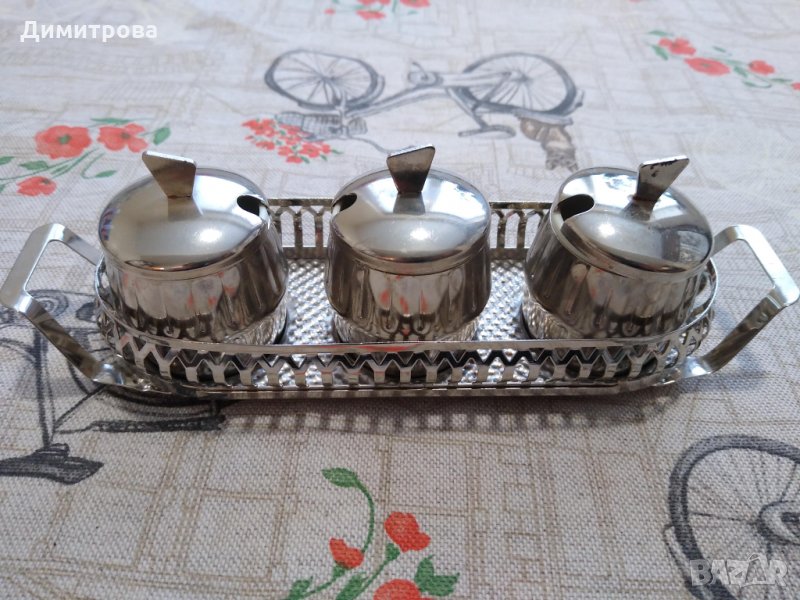 Комплект старинни солнички с поставка, снимка 1