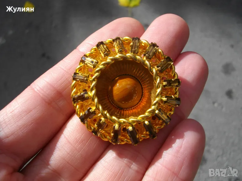 СТАРА ПОЗЛАТЕНА БРОШКА, снимка 1