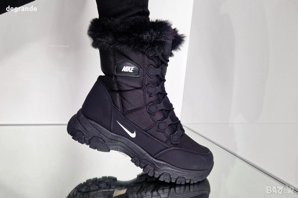 Дамски спортни апрески Nike с вата, снимка 1