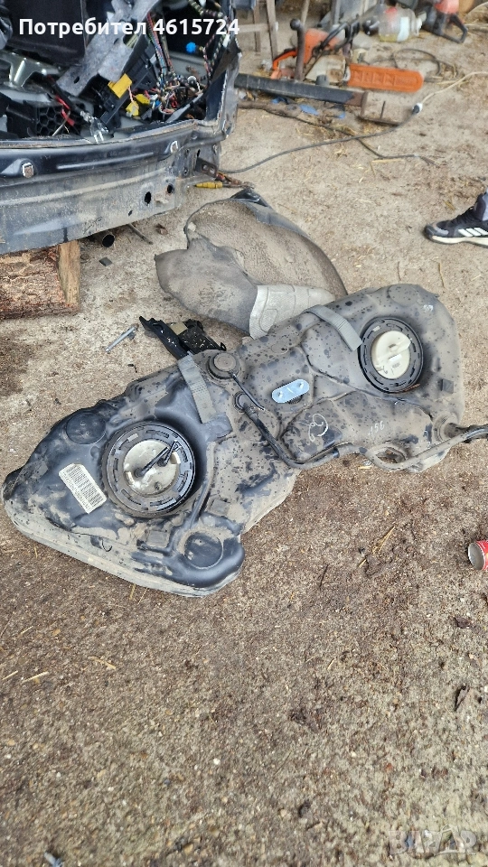 Резервоар с Помпа Мерцедес w204, снимка 1