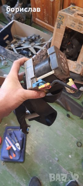 Преден десен предпазен колан за голф 4 , снимка 1