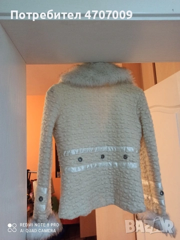 Продавам сако вълнено100%,, Юнона,,. Размер L. Цена 15 евро. , снимка 2 - Сака - 53077831