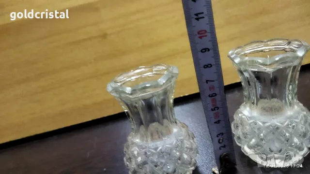 Стара стъклена вазичка , снимка 2 - Антикварни и старинни предмети - 48731973