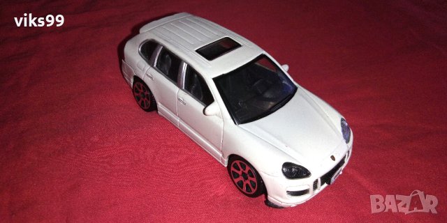 Bburago Porsche Cayenne White 1:43, снимка 5 - Колекции - 38424596