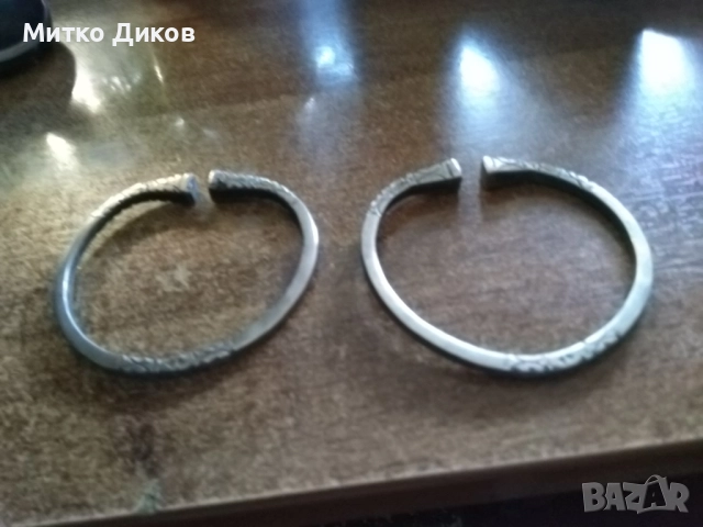 Месингова гривна с орнаменти два броя винтидж