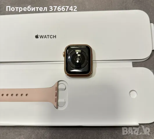 Apple Watch Series 5 44 mm, снимка 4 - Смарт часовници - 49273089