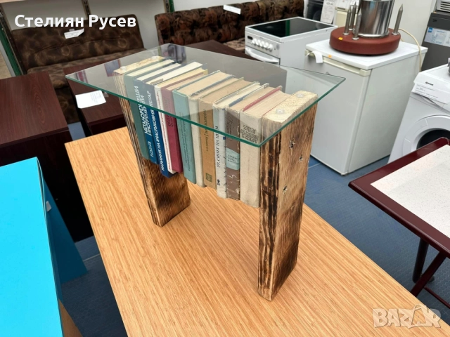 интересна маса / масичка -цена 70лв или 35,79 евро   смр -дървени крака 52/32см е стъклото/ 52см вис, снимка 5 - Маси - 52028065