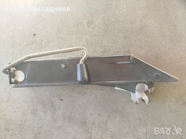 Продавам крик за Мазда 6 , оригинален 