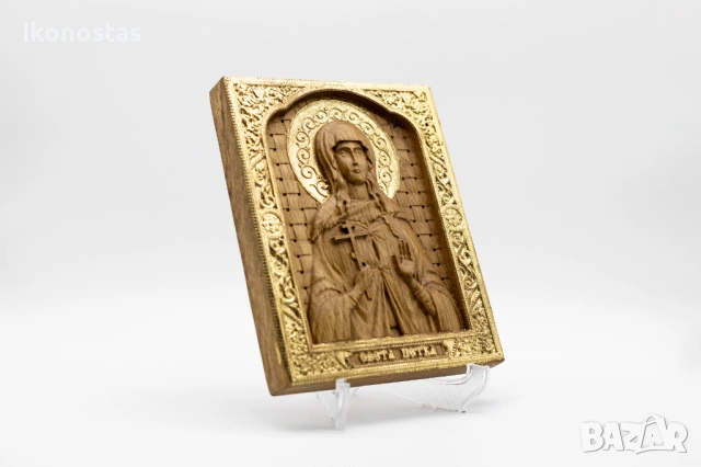 Позлатена релефна икона на Света Петка от масивен дъб, снимка 2 - Икони - 53224254