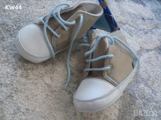Буйки, снимка 1 - Бебешки обувки - 26685133
