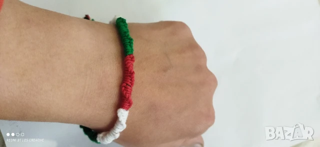 ⬜🟩🟥 Гривна ръчно изработена с българския трибагреник, снимка 2 - Гривни - 51121824