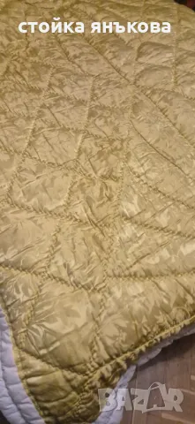 Продавам вълнен юрган със златисто лице , снимка 5 - Олекотени завивки и одеяла - 47968452
