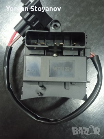 Модул за управление на вентилатор на охлаждаща система 1379151, снимка 6 - Части - 43829508