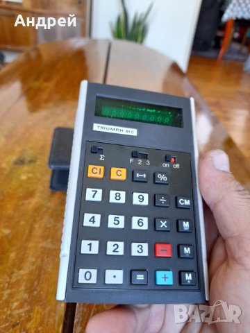 Стар калкулатор Triumph 81C, снимка 3 - Други ценни предмети - 37053274
