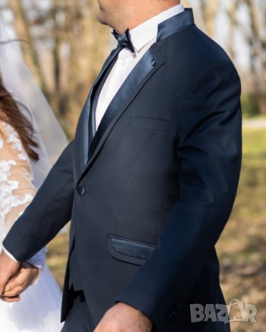 Модерен и стилен син мъжки костюм + елече +  риза + папийонка , снимка 4 - Костюми - 28972947