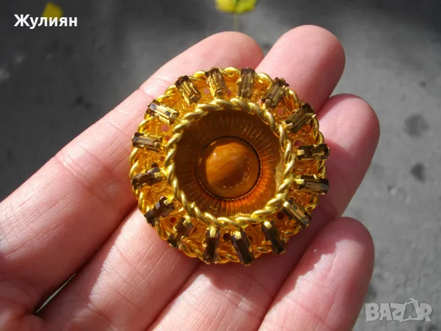 СТАРА ПОЗЛАТЕНА БРОШКА