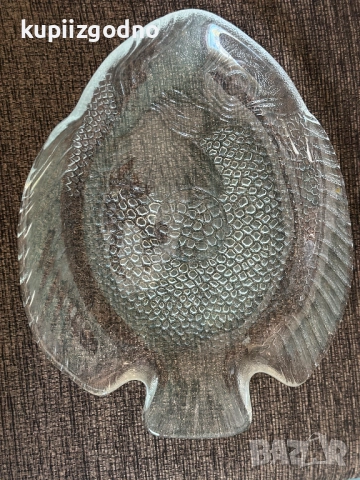 Старинни кристални купи различни форми и размери 