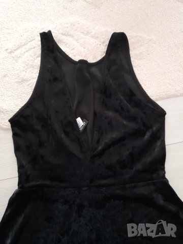 Дамска рокля от кадифе на H&M , снимка 3 - Рокли - 48209747