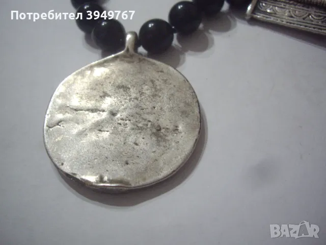 Стара интересна огърлица., снимка 4 - Колиета, медальони, синджири - 49623113