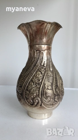 Vintage , масивна , метална ваза с богата орнаментика . , снимка 5 - Вази - 53464503