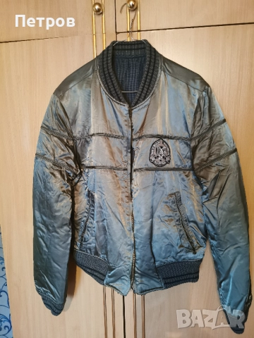 Дамско яке  сив преливащ металик.Размер М.Bomber