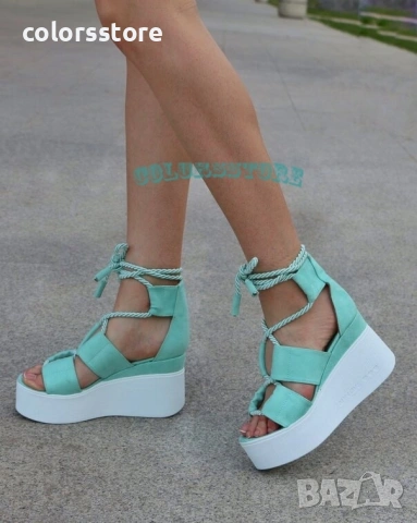 Сандали на платформа - мента велур с бяло ходило - 311