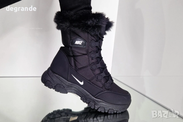 Дамски спортни апрески Nike с вата