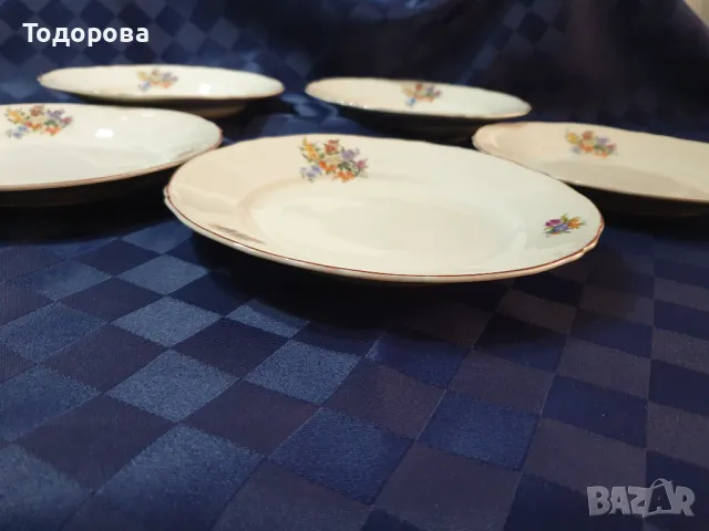 Порцеланови чинии - Китка Нови пазар - 5 броя , снимка 2 - Сервизи - 47608490