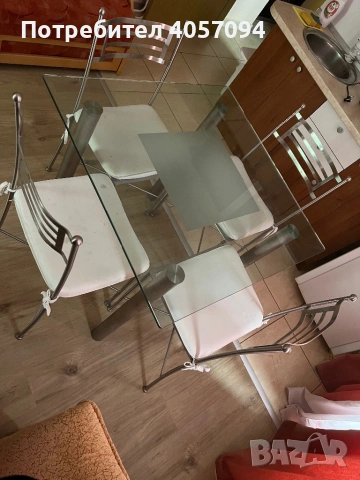 Продавам маса за хранене и четири стола., снимка 4 - Маси - 53324817