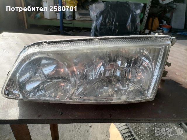 Продавам оригинален ляв фар за Хюндай H1 2004г 