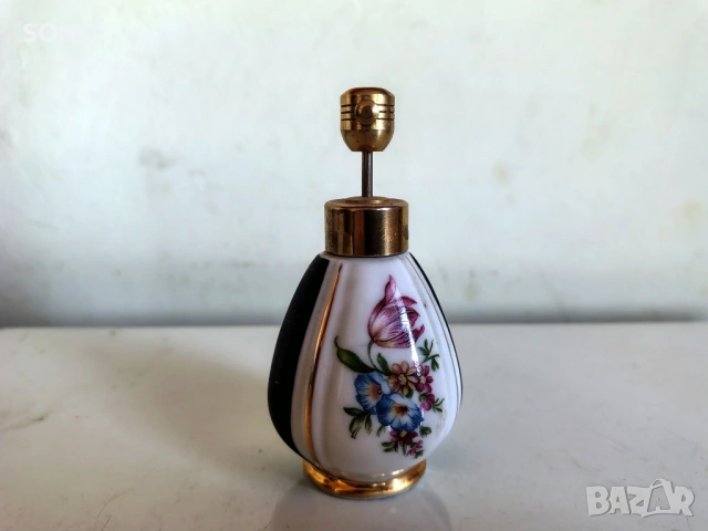 Страхотно Старо Порцеланово Шише За Парфюм