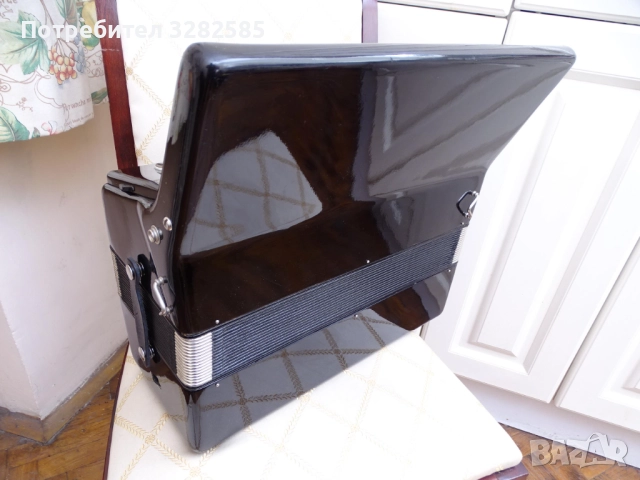 Акордеон Велтмайстер Стела 60 баса, снимка 7 - Акордеони - 52642148