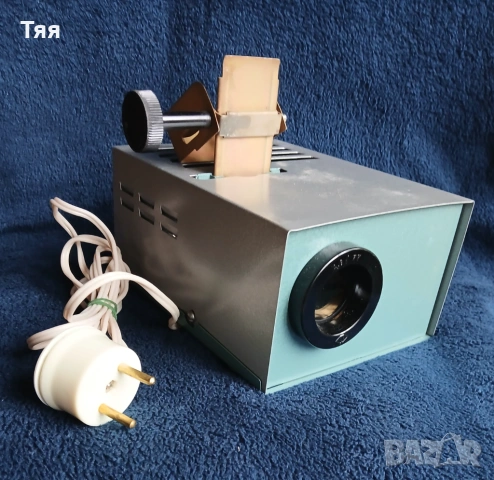 Прожекционен апарат с филмчета , снимка 2 - Други ценни предмети - 53223498