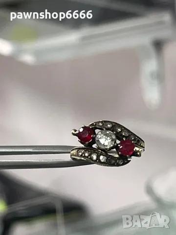 💎 Великолепен античен златен пръстен „Трилогия“ с диаманти и рубини (19-ти век) 💎, снимка 11 - Пръстени - 49260692