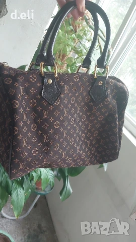 LV Чанта среден размер Две чанти, снимка 7 - Чанти - 51225873