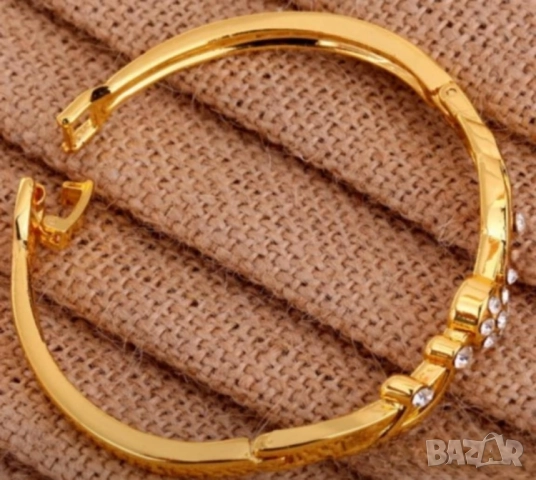 Елегантна гривна белезник от 9к попълнено злато и цирконии 20 лв.