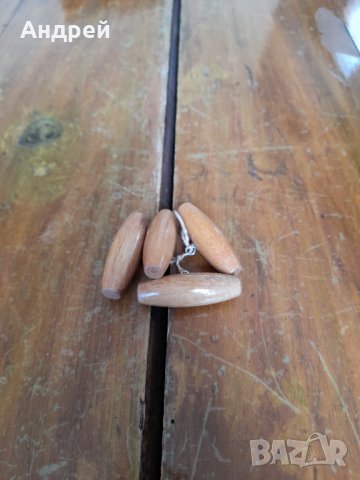 Старо дървено копче,копчета