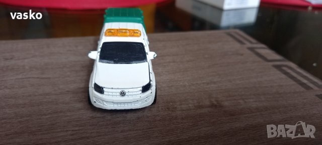 VOLKSWAGEN AMAROK-1:64, снимка 3 - Колекции - 39789798