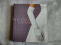 The Knot Book of Wedding Gowns Tapa dura – 1 Noviembre 2001, снимка 1 - Списания и комикси - 35612977