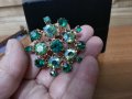 Стара брошка с зелени камъни, снимка 2