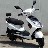 Електрически скутер модел EM006 в бял цвят, снимка 3 - Мотоциклети и мототехника - 38623477