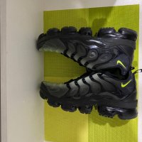 Обувки Nike Vapormax plus , снимка 2 - Маратонки - 43352352