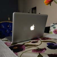 MacBook 13-inch, Aluminum, Late 2008, снимка 4 - Лаптопи за работа - 44906669