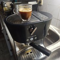 Кафемашина Ровента с ръкохватка с крема диск, работи отлично и прави хубаво кафе , снимка 2 - Кафемашини - 43364135