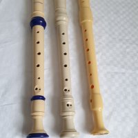 Три броя пластмасови флейти, снимка 1 - Духови инструменти - 43640157